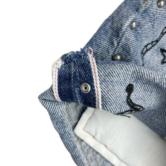 Levi's Revolve 501 Birthday Special Edition Stud Accent Denim Short Size 25 - Picture 5 of 9
